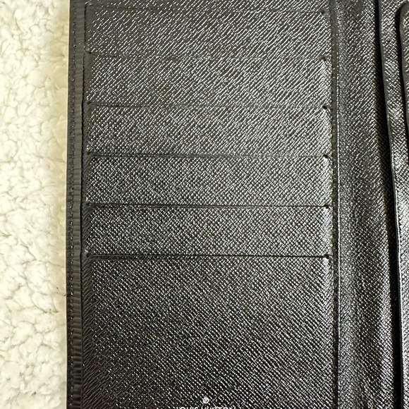 Authentic Louis Vuitton long Epi bifold wallet - Picture 9 of 16